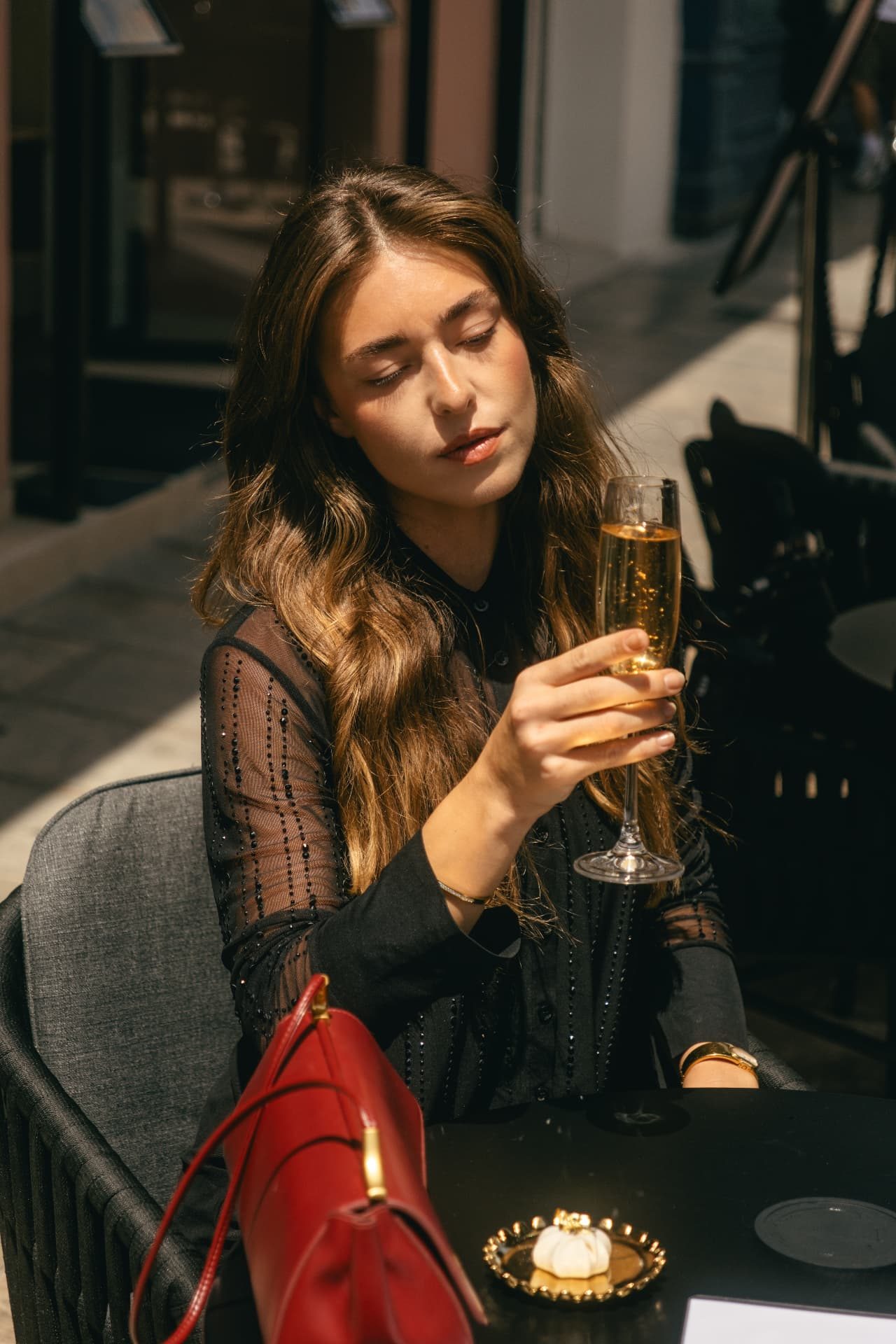Victim of Gold — La terrasse