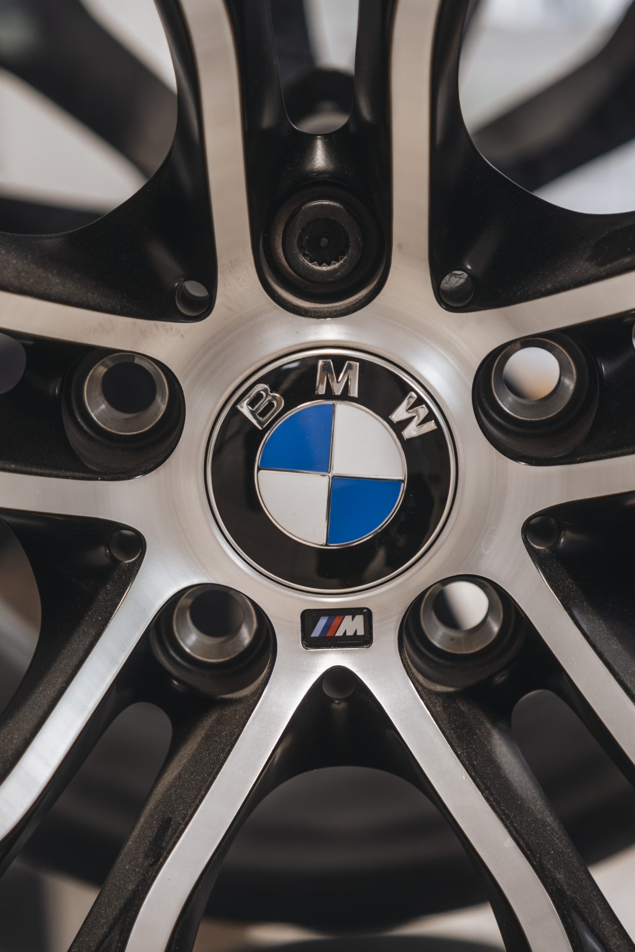 BMW Nice — Showroom — M Wheel